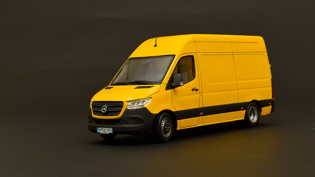 German panel van “M-S”. 5.5 ton, normal. Full resin kit, 1/24