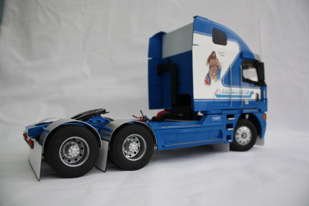 Australian Modern COE truck by Nick Zwart