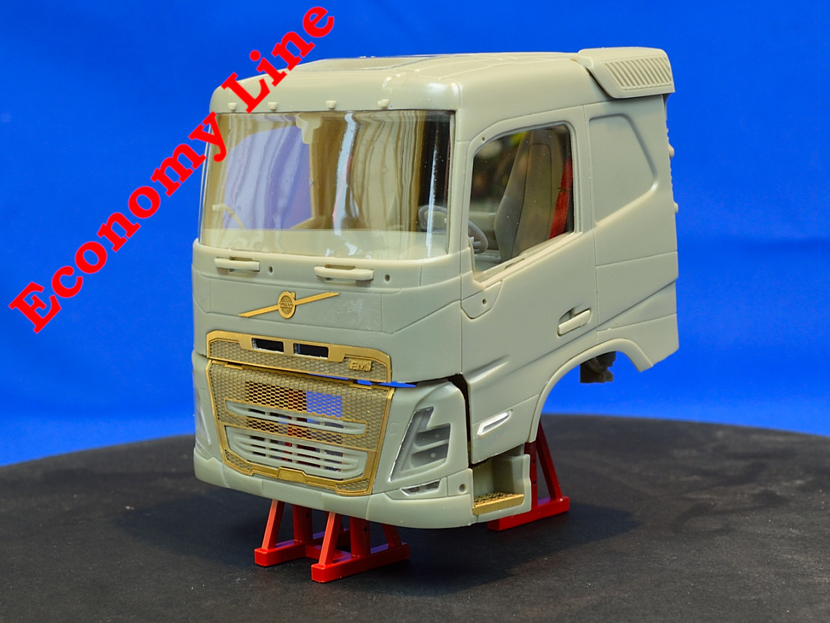 Mid-range Swedish truck, sleeper cab, flat roof (Economy Line). Conversion kit, 1/24