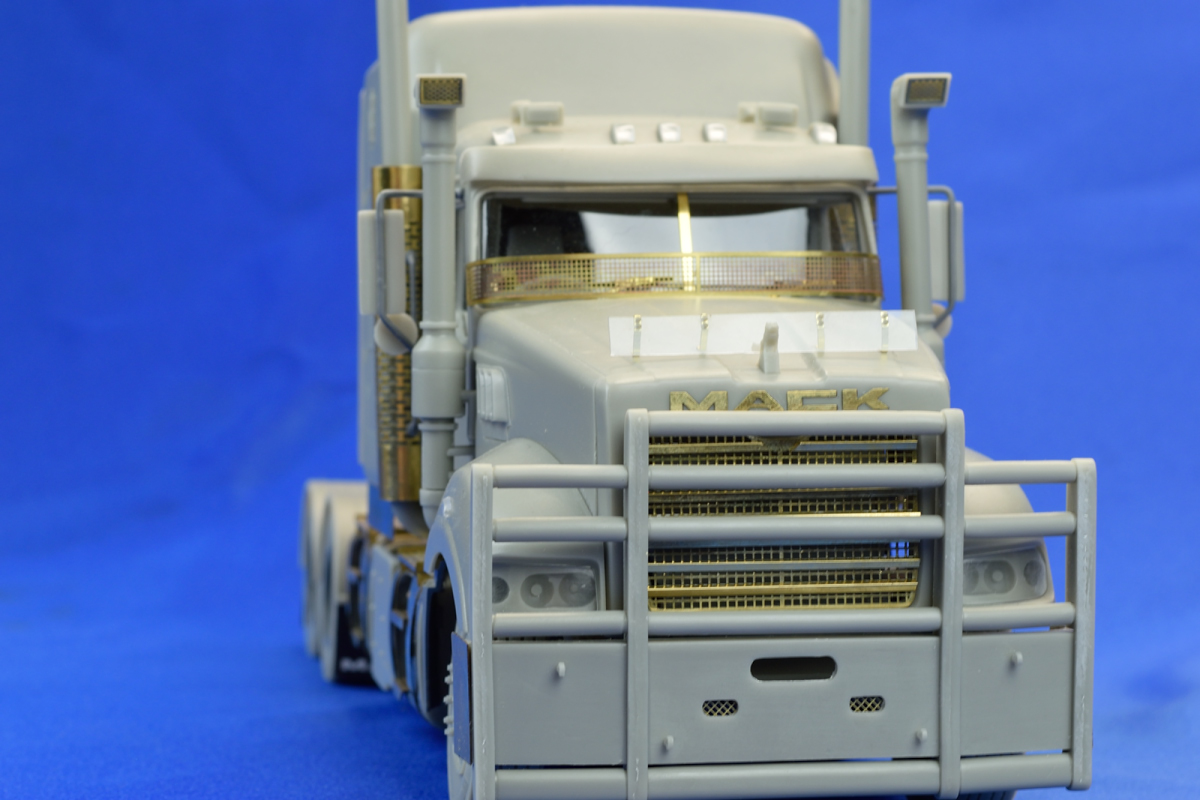 Stoneguard and bug deflector for Aussie Titan truck